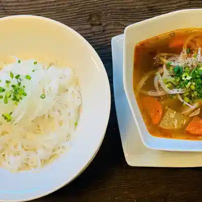 牛肉のワイン煮込みフォー - レ・フゥオン